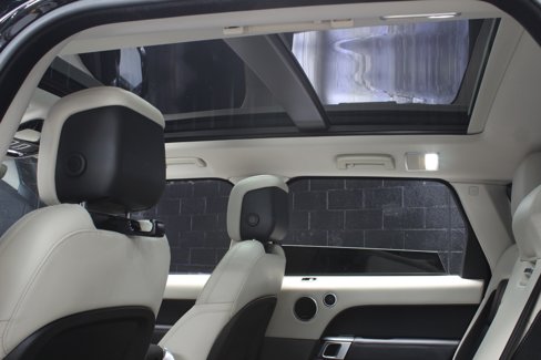 Used 2020 Land Rover Range Rover Sport HST image 15