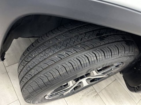 Certified 2024 Jeep Compass Limited image 36