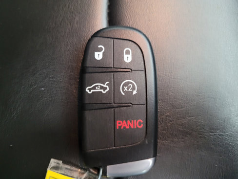 Used 2019 Jeep Cherokee Latitude Plus image 32