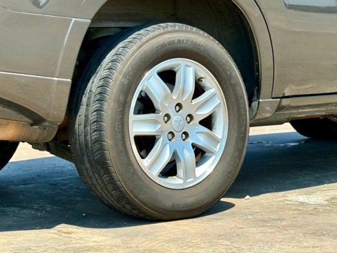 Used 2011 Mitsubishi Endeavor LS image 13