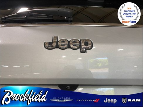 Used 2023 Jeep Grand Cherokee L Laredo image 13