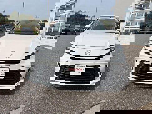 Used 2025 Toyota Camry Hybrid image 8