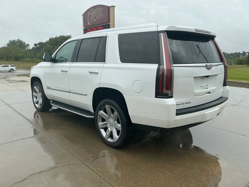 Used 2019 Cadillac Escalade Luxury image 3