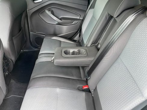 Used 2018 Ford Escape SE image 13