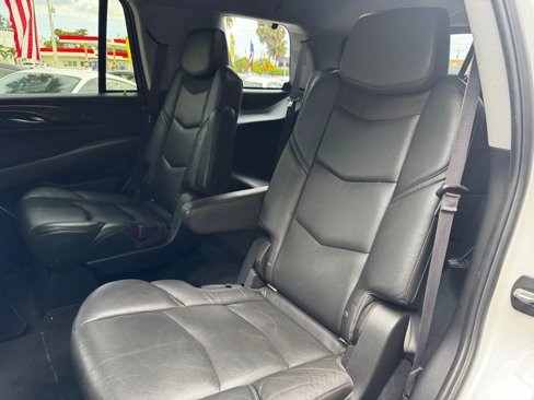 Used 2016 Cadillac Escalade Premium image 27