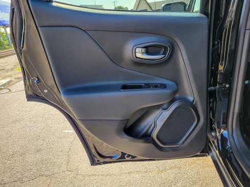 Used 2022 Jeep Renegade Latitude w/ Convenience Group image 17