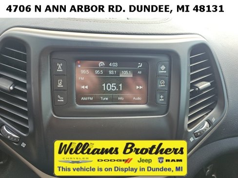 Used 2017 Jeep Cherokee Latitude w/ Cold Weather Group image 17