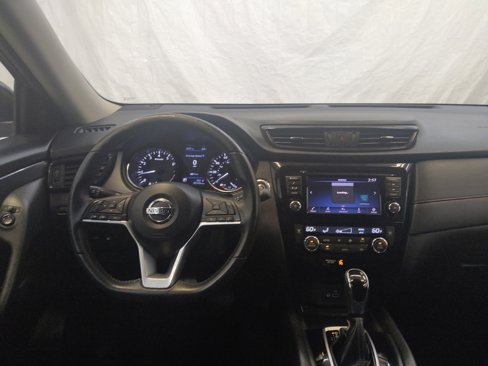Used 2018 Nissan Rogue SV image 22
