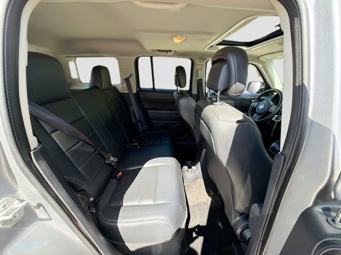 Used 2016 Jeep Patriot High Altitude image 27