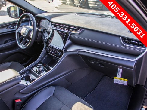 New 2025 Jeep Grand Cherokee L Altitude image 16