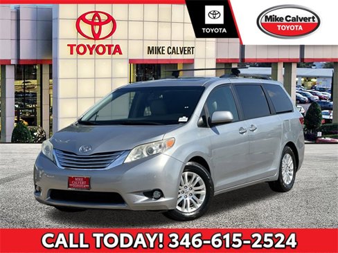 Used 2016 Toyota Sienna XLE image 1