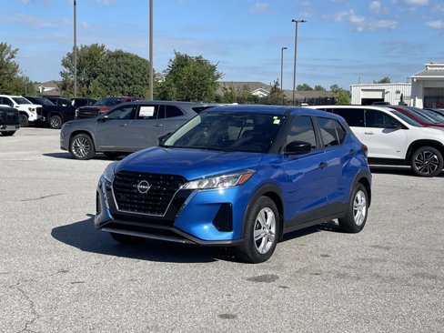 Used 2023 Nissan Kicks S image 3