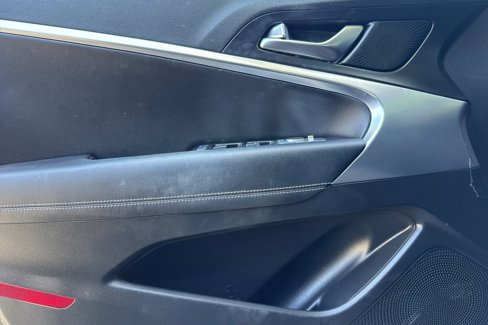 Used 2019 Genesis G70 2.0T Advanced image 11