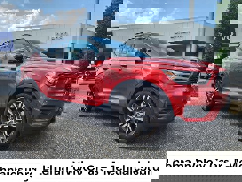 Certified 2022 Volvo XC40 T5 R-Design image 1