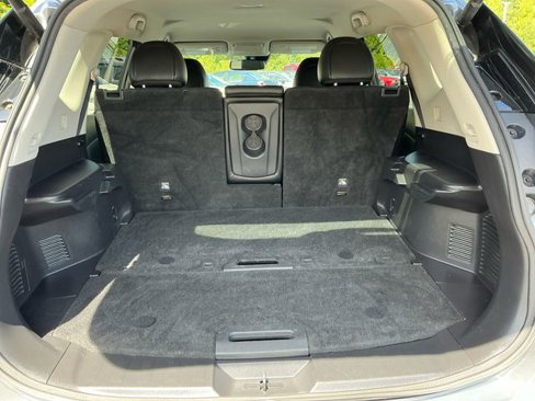 Used 2018 Nissan Rogue SL image 17