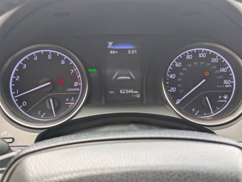 Used 2022 Toyota Camry SE image 16