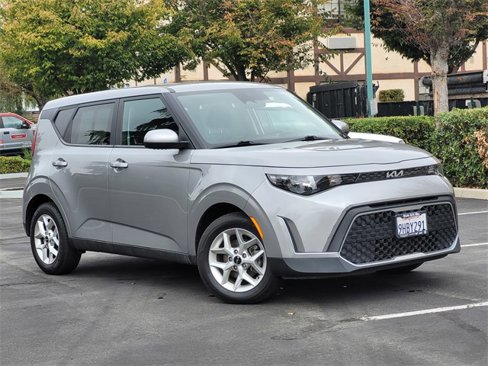 Used 2023 Kia Soul LX w/ Option Group 015 image 2