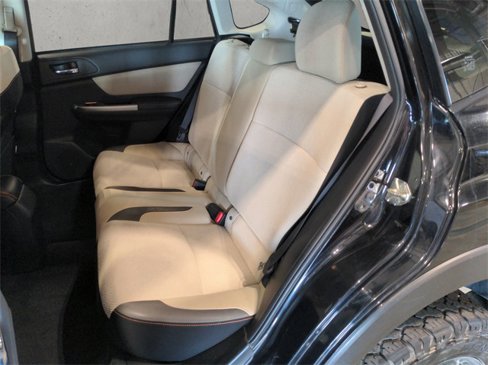 Used 2017 Subaru Crosstrek 2.0i Premium w/ Moonroof Package image 18