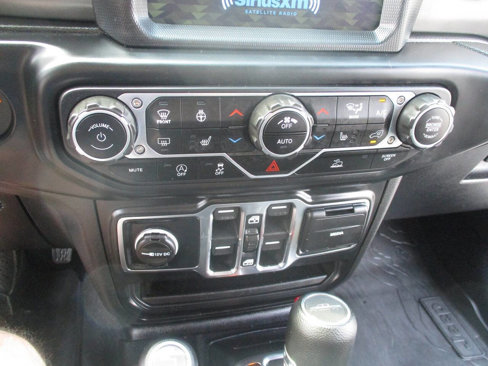 Used 2021 Jeep Gladiator Sport image 26