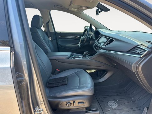 Used 2019 Buick Enclave Essence image 15