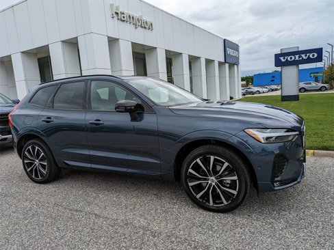 Certified 2023 Volvo XC60 B5 Plus w/ Climate Package image 2