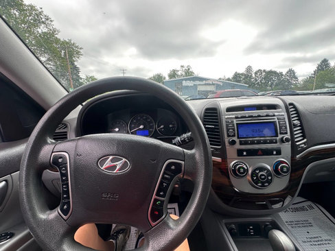Used 2012 Hyundai Santa Fe GLS image 11