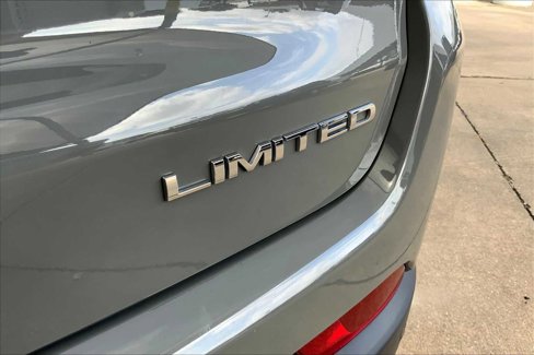 Certified 2024 Jeep Compass Limited image 9