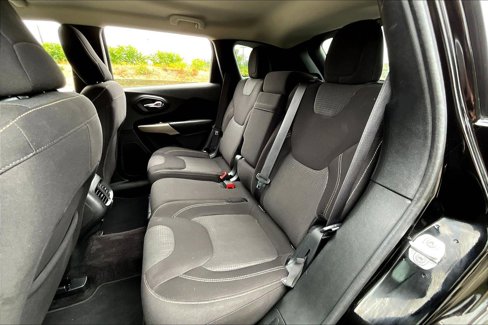 Used 2017 Jeep Cherokee Latitude image 23