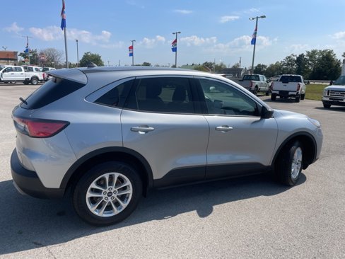 Used 2022 Ford Escape SE w/ Cold Weather Package image 12
