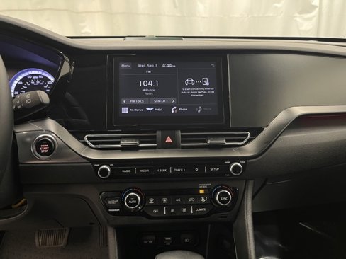 Used 2022 Kia Niro LXS image 14