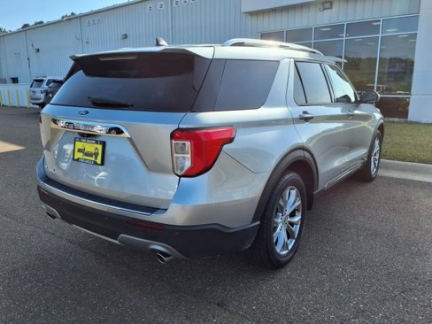 Used 2022 Ford Explorer Limited image 3