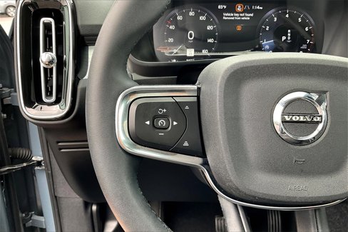 Used 2022 Volvo XC40 T5 Momentum image 10