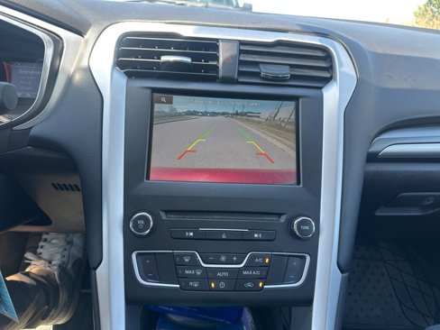 Used 2016 Ford Fusion SE image 11