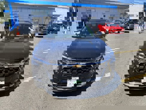 New 2025 Chevrolet Trax LT w/ Driver Confidence Package image 2