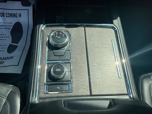 Used 2018 Ford Expedition Limited image 18