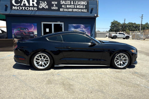 Used 2017 Ford Mustang GT w/ GT Performance Package image 6