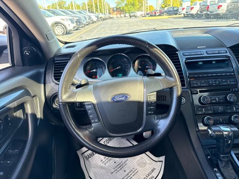 Used 2010 Ford Taurus SHO image 29
