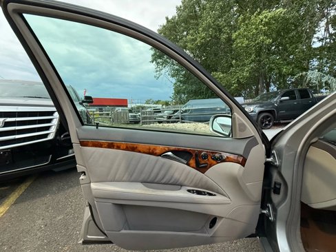Used 2003 Mercedes-Benz E 320 Sedan image 9