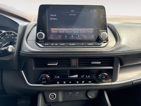Used 2023 Nissan Rogue SV image 12