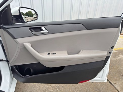 Used 2016 Hyundai Sonata SE image 36