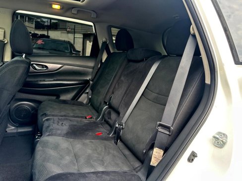 Used 2015 Nissan Rogue SV w/ SV Moonroof Package image 20