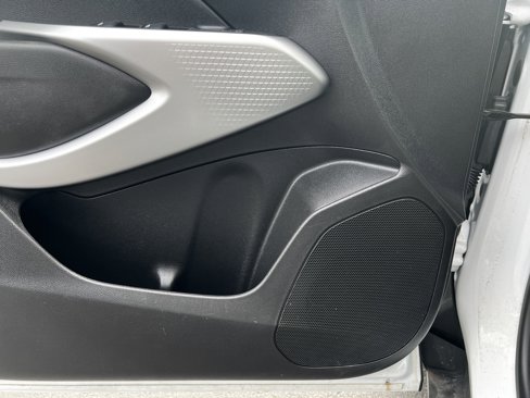 Used 2024 Chevrolet Trax RS image 10