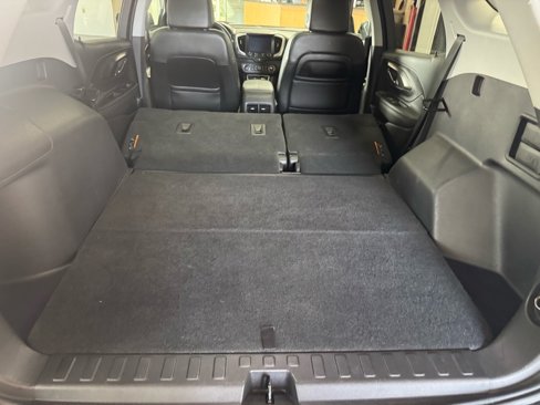 Used 2024 GMC Terrain SLT w/ Tech Package image 10