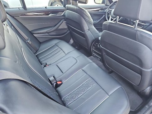 Used 2022 BMW 530i xDrive w/ Executive Package image 16