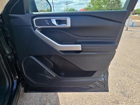 Used 2023 Ford Explorer XLT w/ Equipment Group 202A image 27