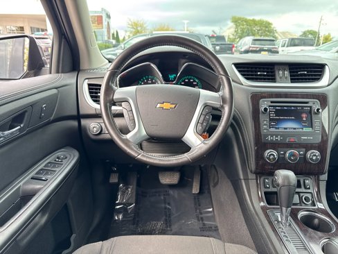 Used 2017 Chevrolet Traverse LT w/ Style and Technology Package image 16