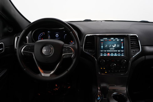 Used 2018 Jeep Grand Cherokee Altitude image 12
