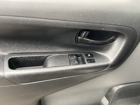 Used 2020 Nissan NV200 S w/ Back Door Glass Package image 9