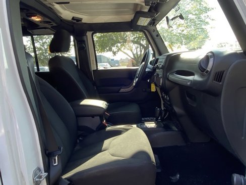 Used 2015 Jeep Wrangler Unlimited Sport image 25