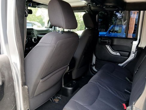 Used 2013 Jeep Wrangler Unlimited Sport image 11